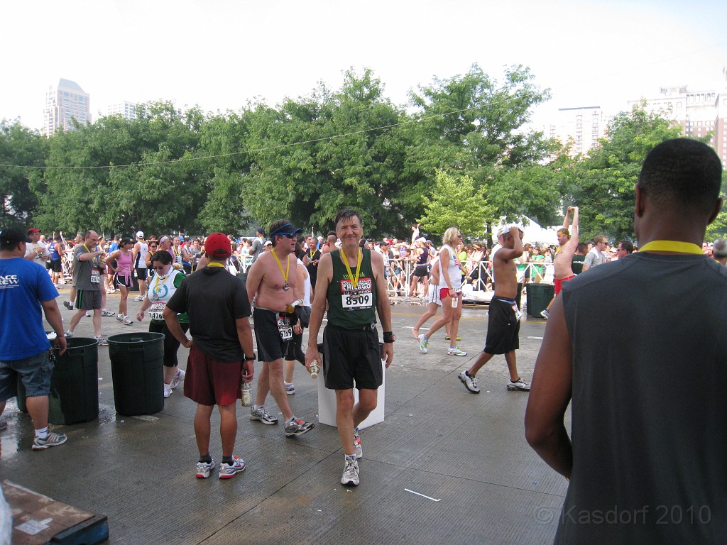 Chicago Rock N Roll 2010 0612.jpg - The Chicago Rock 'N Roll Half Marathon was held on August 1, 2010. A beautiful day, but hot, and a lousy race.